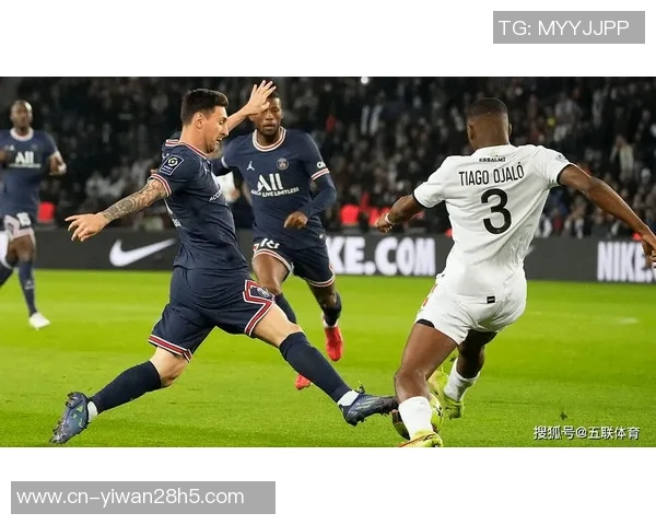 奥兰斯主场迎战巴黎圣日耳曼争夺法甲积分榜重要位置